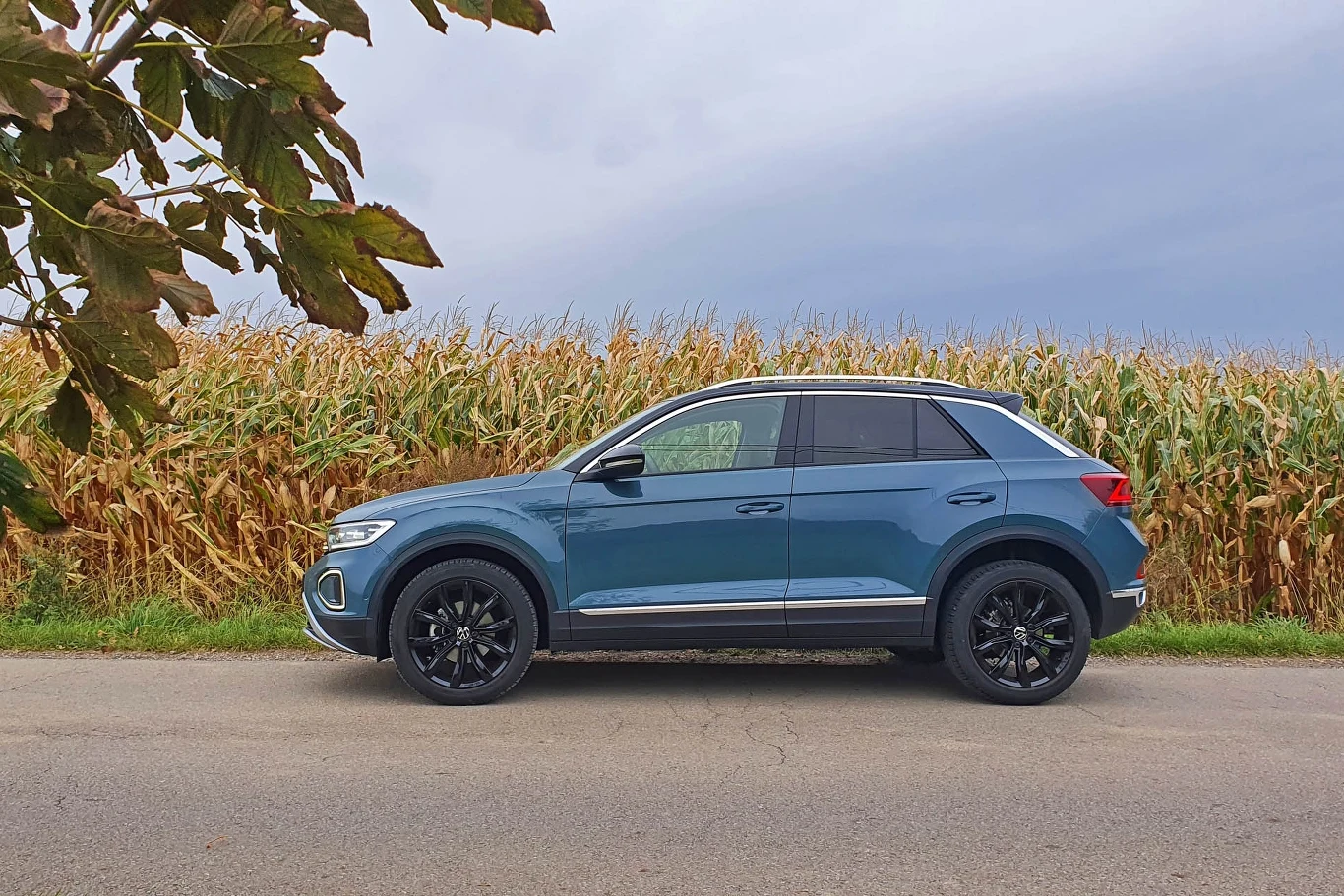 Volkswagen T-Roc na długość pasowałby jeszcze do segmentu B, ale technika zaczerpnięta jest z aut kompaktowych