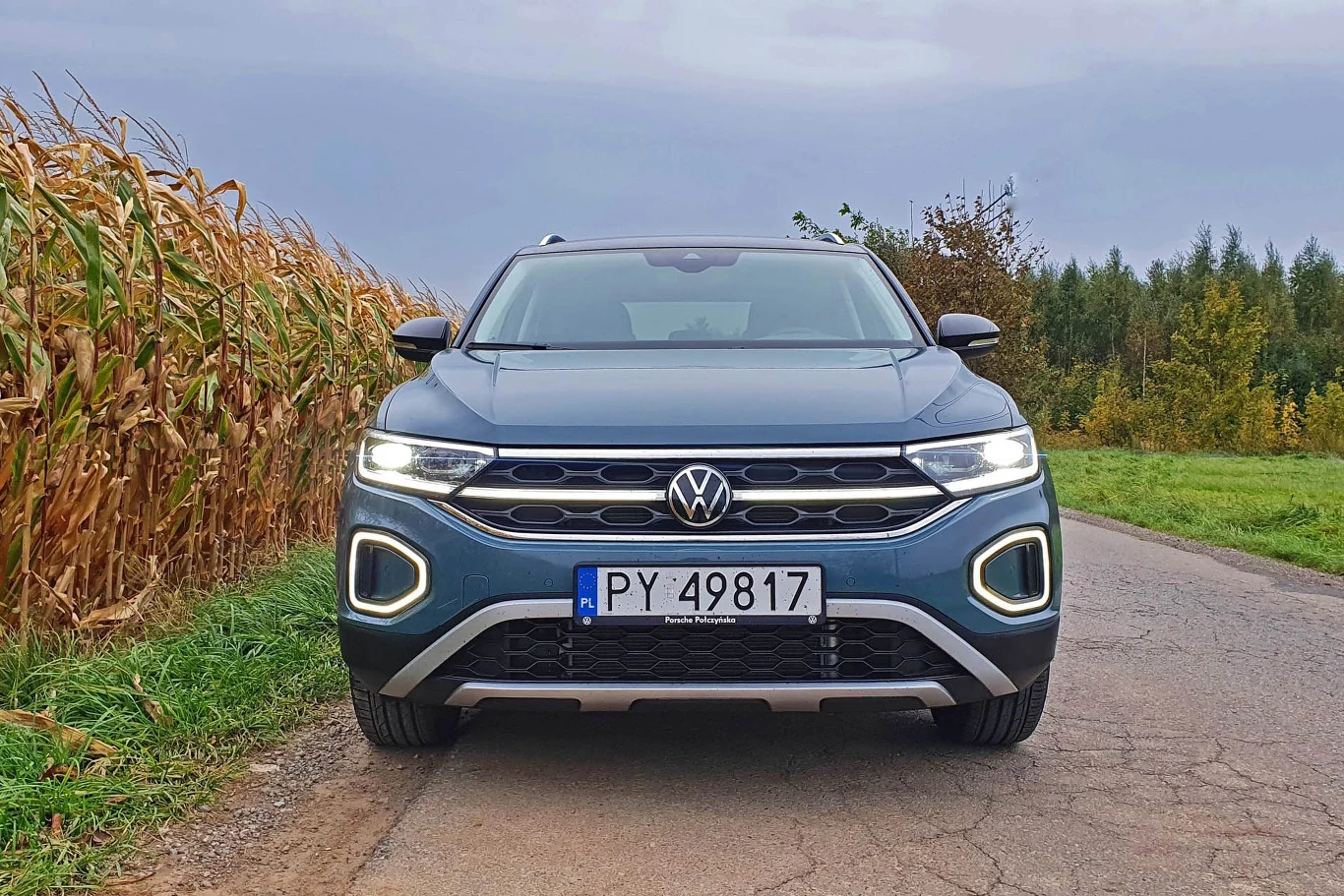 Świetlna listwa przecinająca grill to znak rozpoznawczy nowych modeli Volkswagena