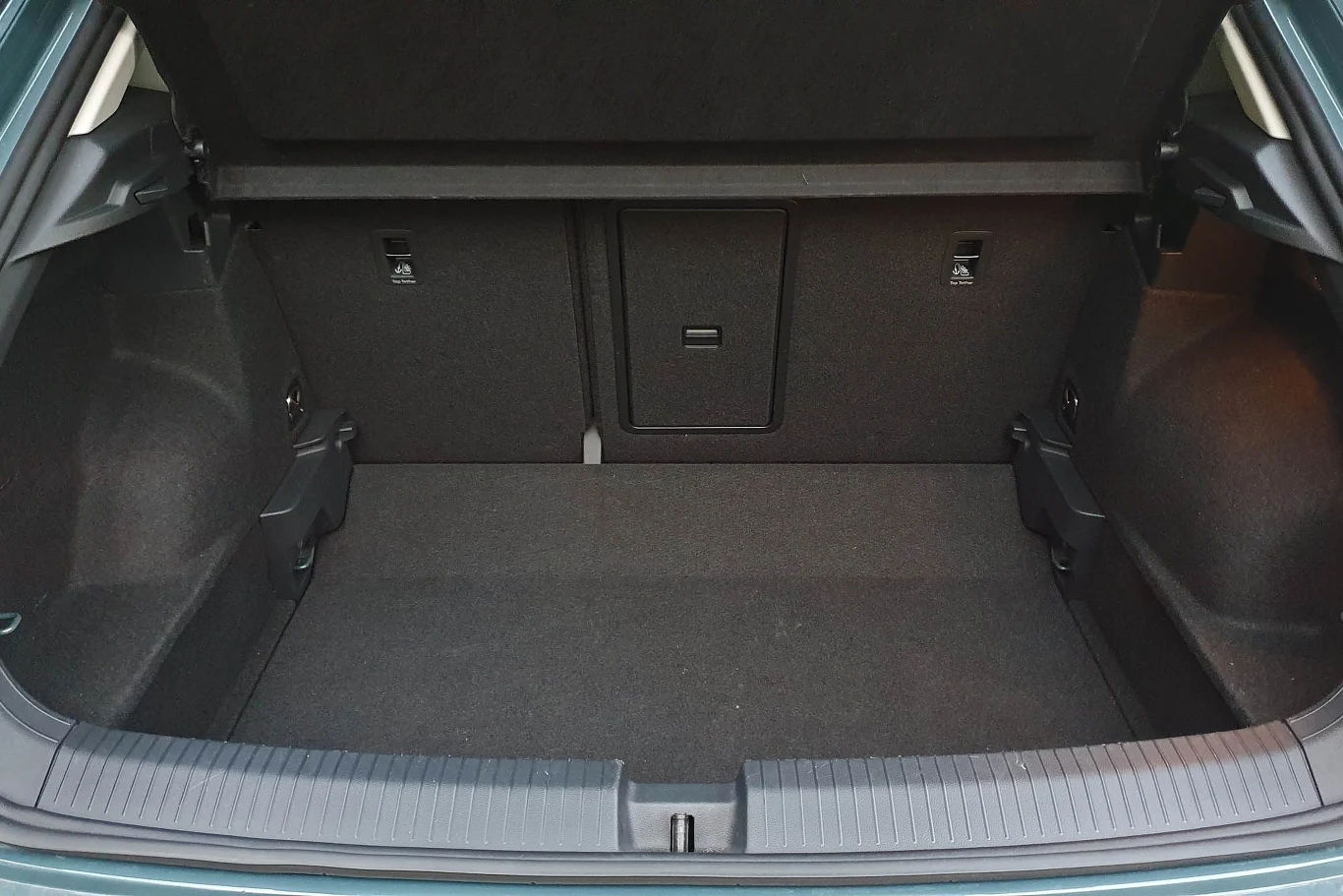 Bagażnik Volkswagena T-Roca ma pojemność 445 l