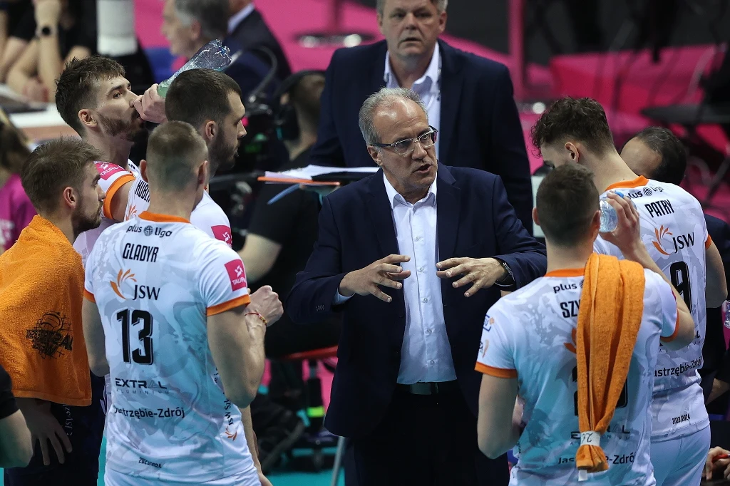 Trener Marcelo Mendez i siatkarze Jastrzębskiego Węgla Trener Marcelo Mendez i siatkarze Jastrzębskiego Węgla