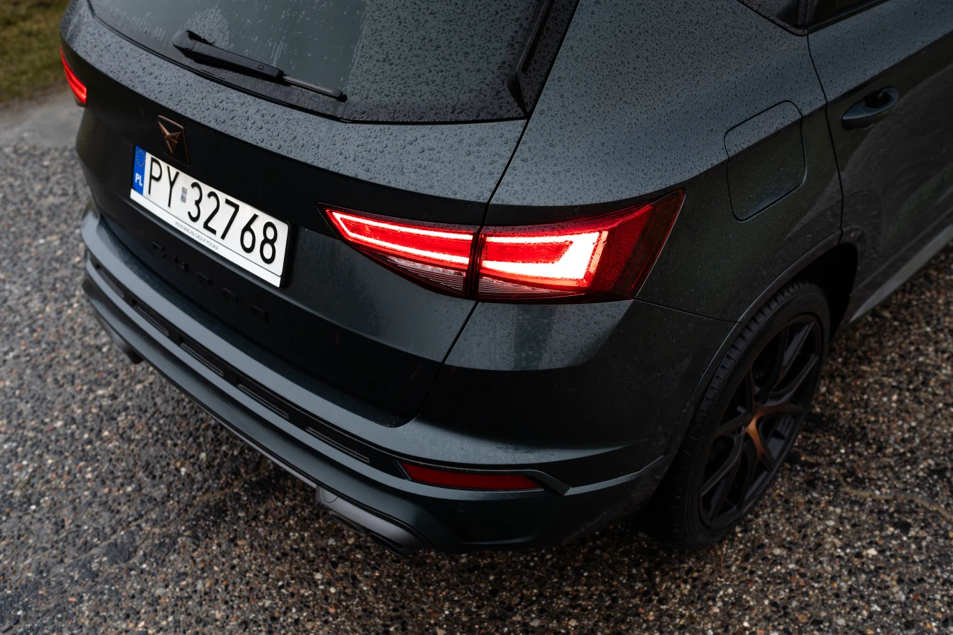 Cupra Ateca dostępna jest teraz z rabatem sięgającym nawet 46 700 zł. Cupra Ateca dostępna jest teraz z rabatem sięgającym nawet 46 700 zł.