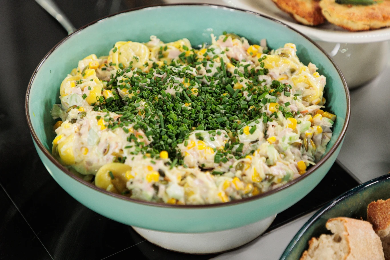 Sałatka krakowska zachwyca ciekawą kompozycją składników Sałatka krakowska zachwyca ciekawą kompozycją składników