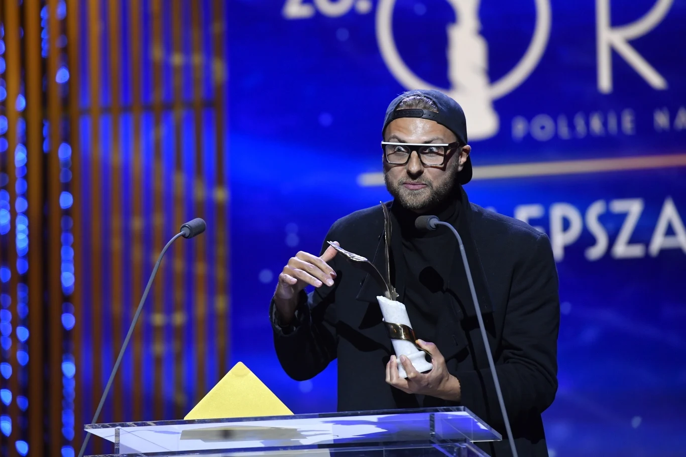 "To piękny film o wspólnoscie, której cały czas powinniśmy się uczyć" - mówił Łukasz L.U.C. Rostkowski odbierając Orła za muzykę do filmu "Chłopi"