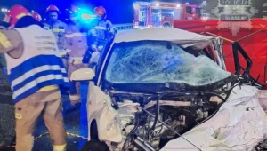 Wypadek na A4. Kierowca, który wjechał pod prąd, po czołowym zderzeniu zginął na miejscu