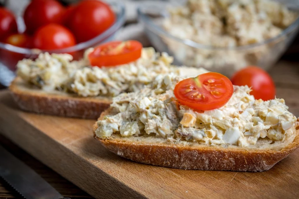 Najlepsze smarowidło do chleba. Pasta z makreli na dwa sposoby