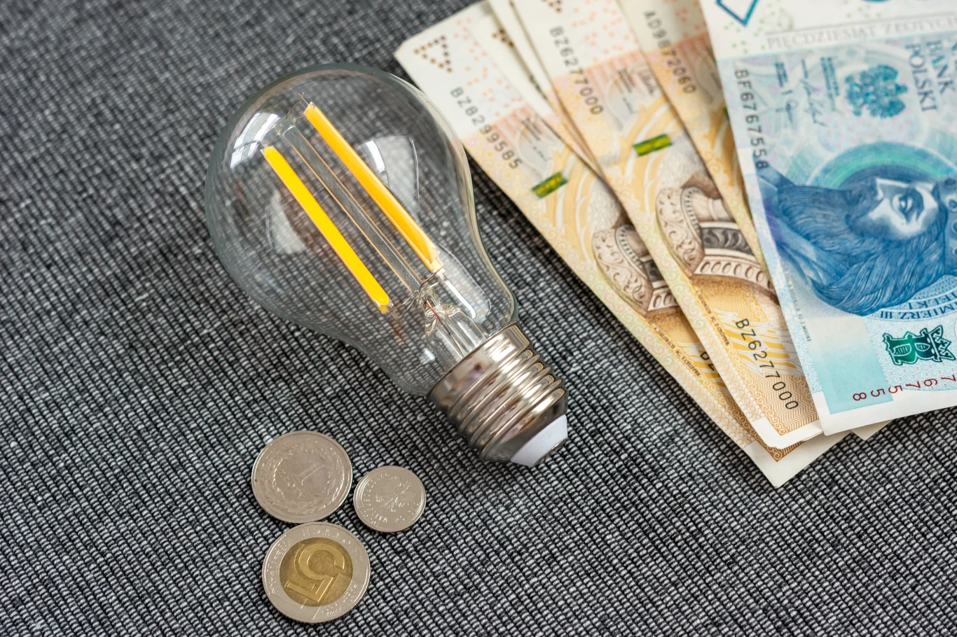 Jak oszczędzać prąd? Przedstawiamy najskuteczniejsze sposoby. Jak oszczędzać prąd? Przedstawiamy najskuteczniejsze sposoby.