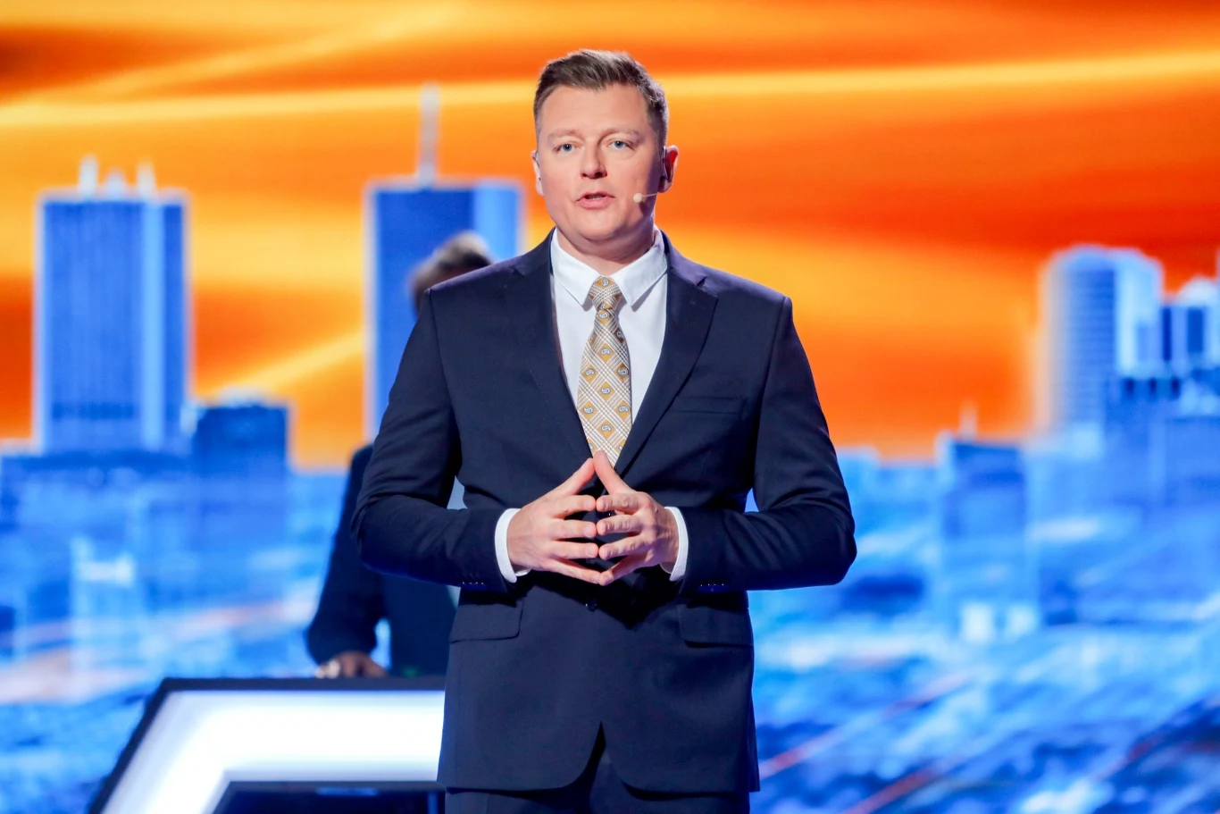 Rafał Brzozowski prowadzi program "Jaka to melodia?" Rafał Brzozowski prowadzi program "Jaka to melodia?"