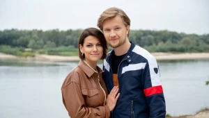 Patrycja (Alżbeta Lenska) i Łukasz (Jakub Józefowicz) zadomowią się we Włoszech