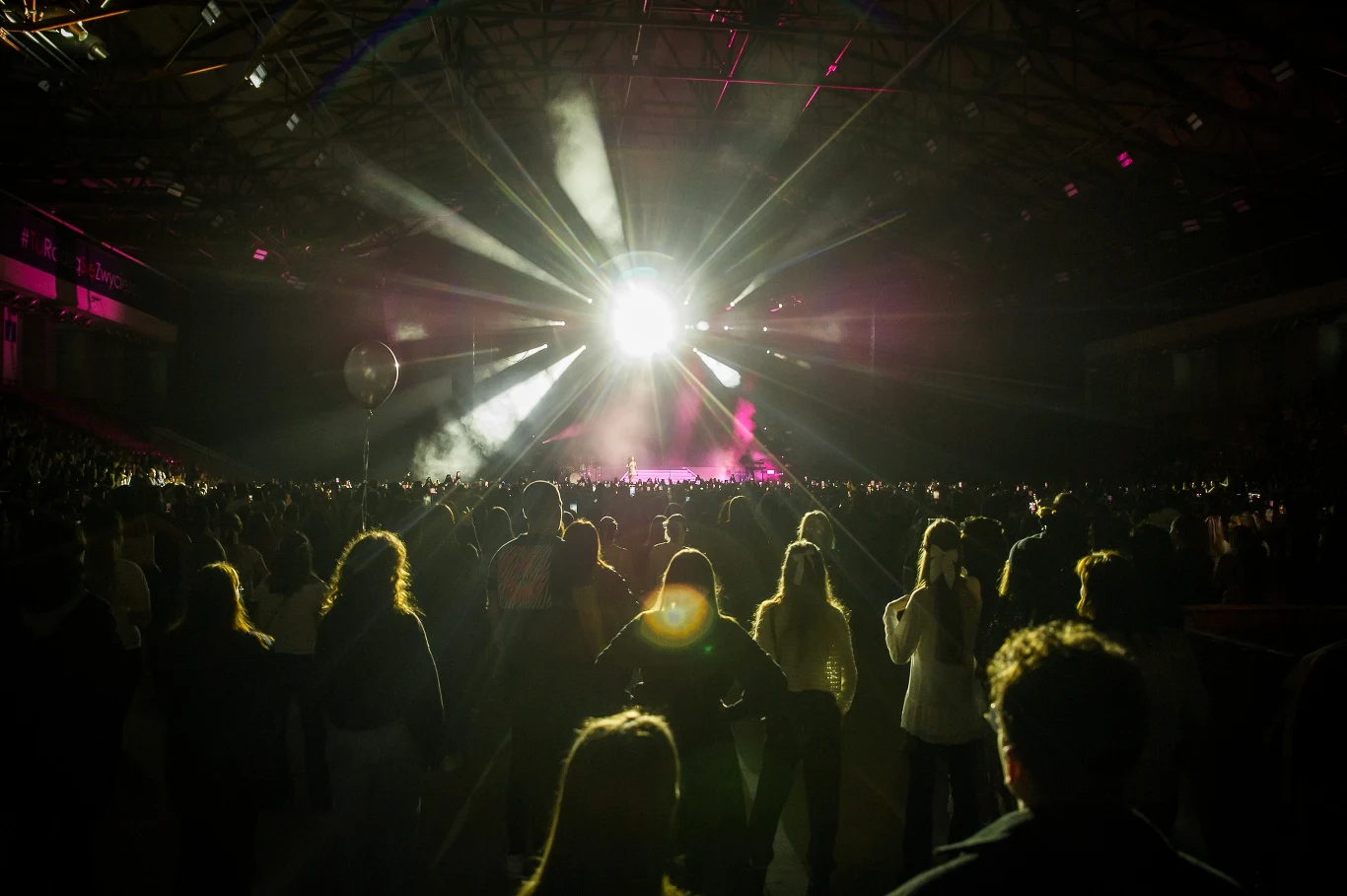 Zobacz zdjęcia z koncertu Madison Beer w Warszawie!