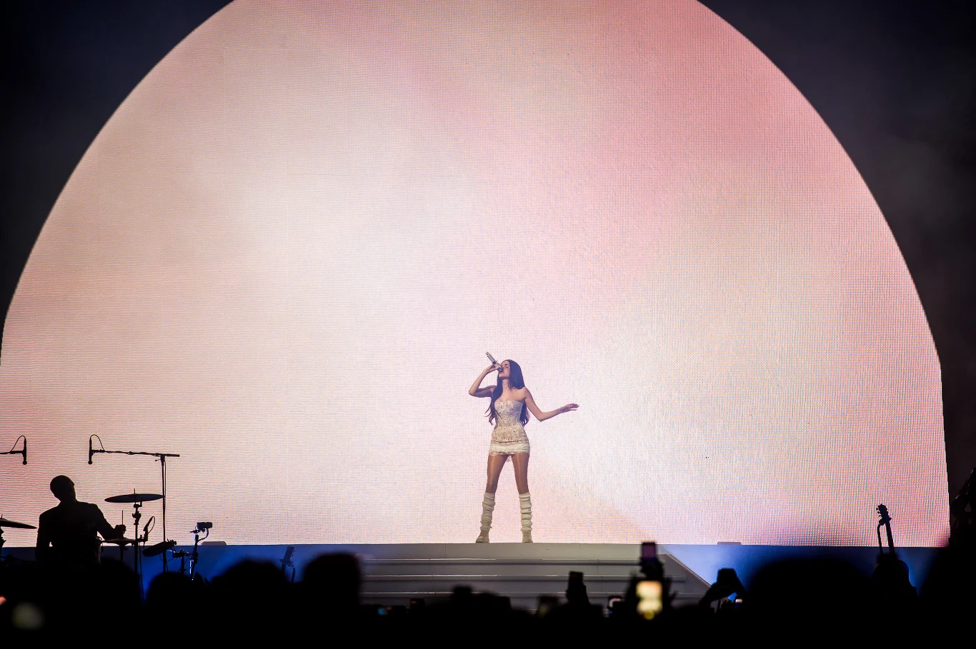 Madison Beer osiągnęła bezprecedensowy sukces jako niezależna artystka. Jej pierwsza EP-ka "As She Pleases", wydana w 2018 roku, zdołała zgromadzić ponad 700 milionów odtworzeń. Piosenkarka zagościła z nią w TOP5 na iTunes w 18 krajach. Madison zyskała uznanie magazynów takich jak "Time", "Complex", "NME", "The Guardian" oraz "Billboard". W 2019 roku Madison podpisała nowy kontrakt z Epic Records.