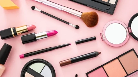 Kosmetyki do makijażu w gratisie od Biedronki!