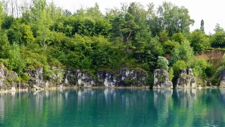 Turkusowe jezioro w Piechcinie przyciąga turystów