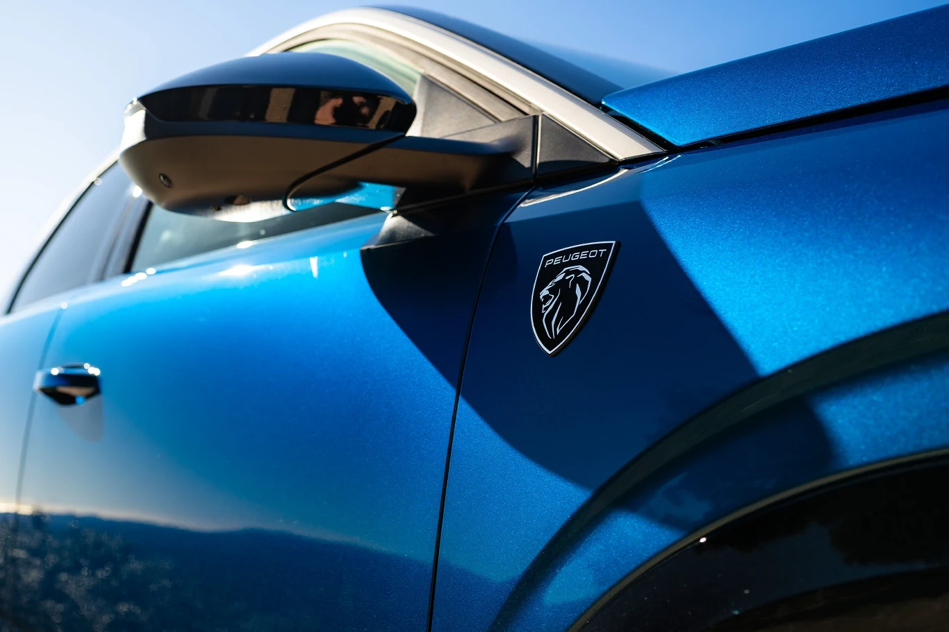 Niebieski lakier "Obssesion" to lakier podstawowy. Pozostałe wymagają dopłaty od 2900 do 3500 zł.