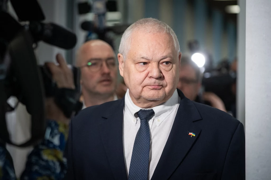 Część członków RPP stanęła w obronie prezesa NBP Adama Glapińskiego