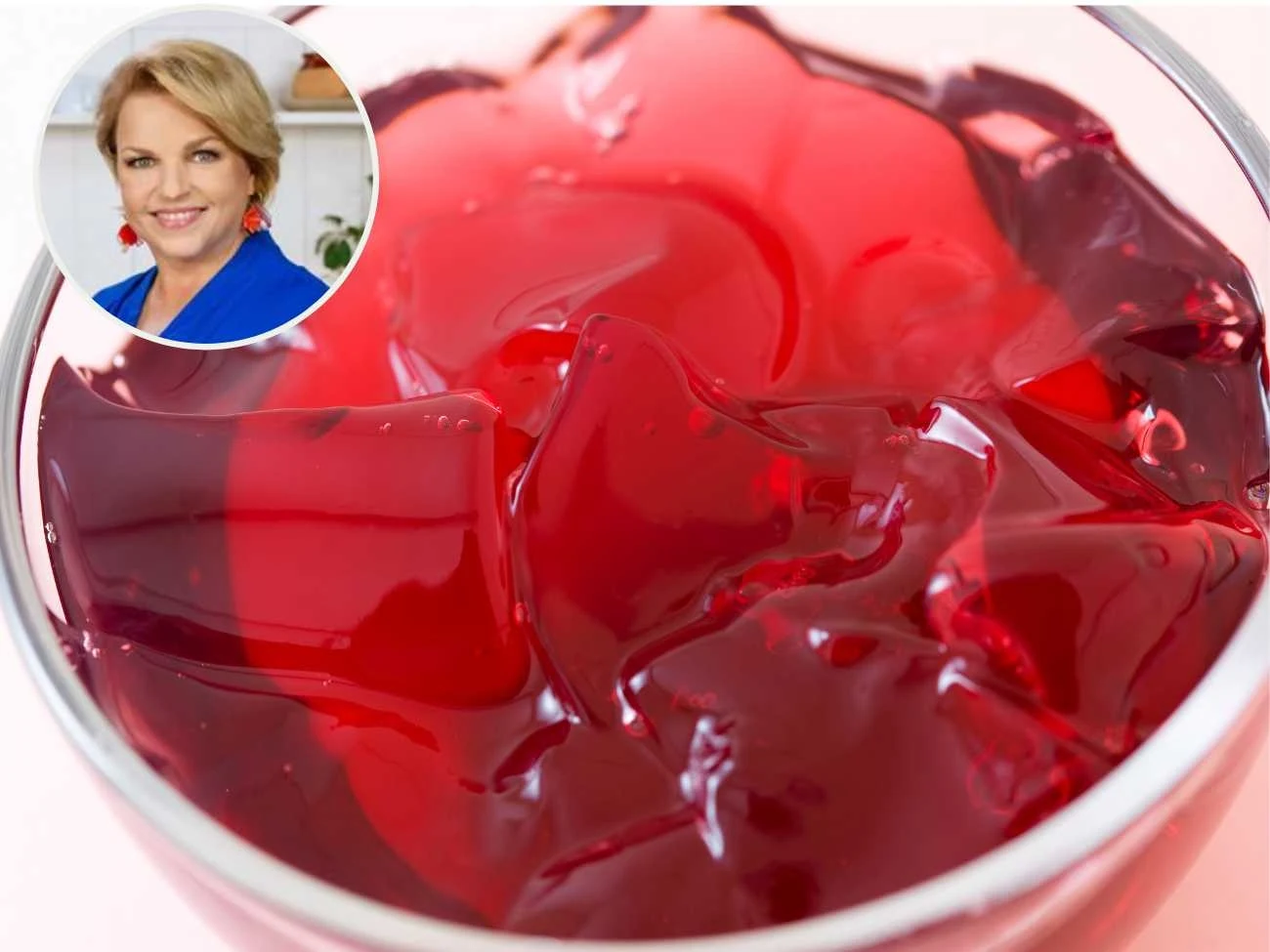 Katarzyna Bosacka zdradziła patent na przyspieszenie tężenia galaretki. Katarzyna Bosacka zdradziła patent na przyspieszenie tężenia galaretki.