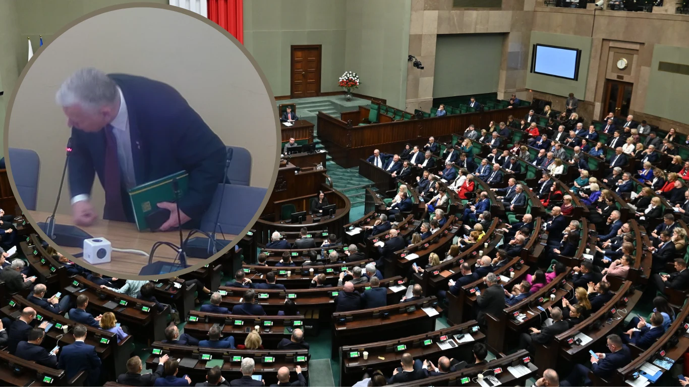 Marek Suski opuszcza salę posiedzeń sejmowej komisji kultury Marek Suski opuszcza salę posiedzeń sejmowej komisji kultury