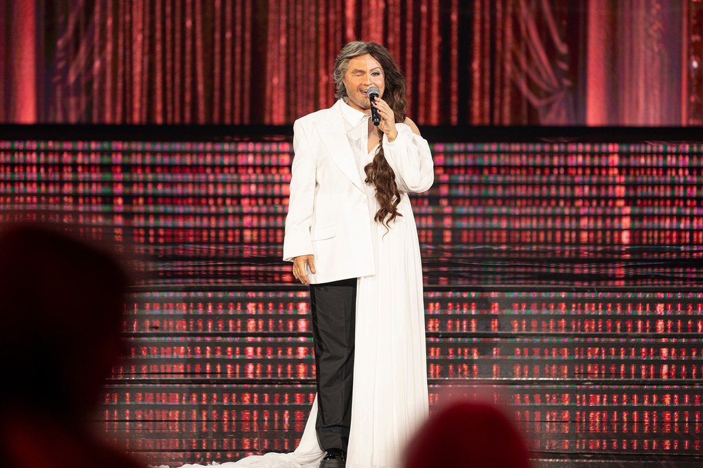 Katarzyna Skrzynecka w "TTBZ" jako Andrea Bocelli i Sarah Brightman 