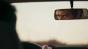 Kadr z filmu "Gdy rodzi się zło"