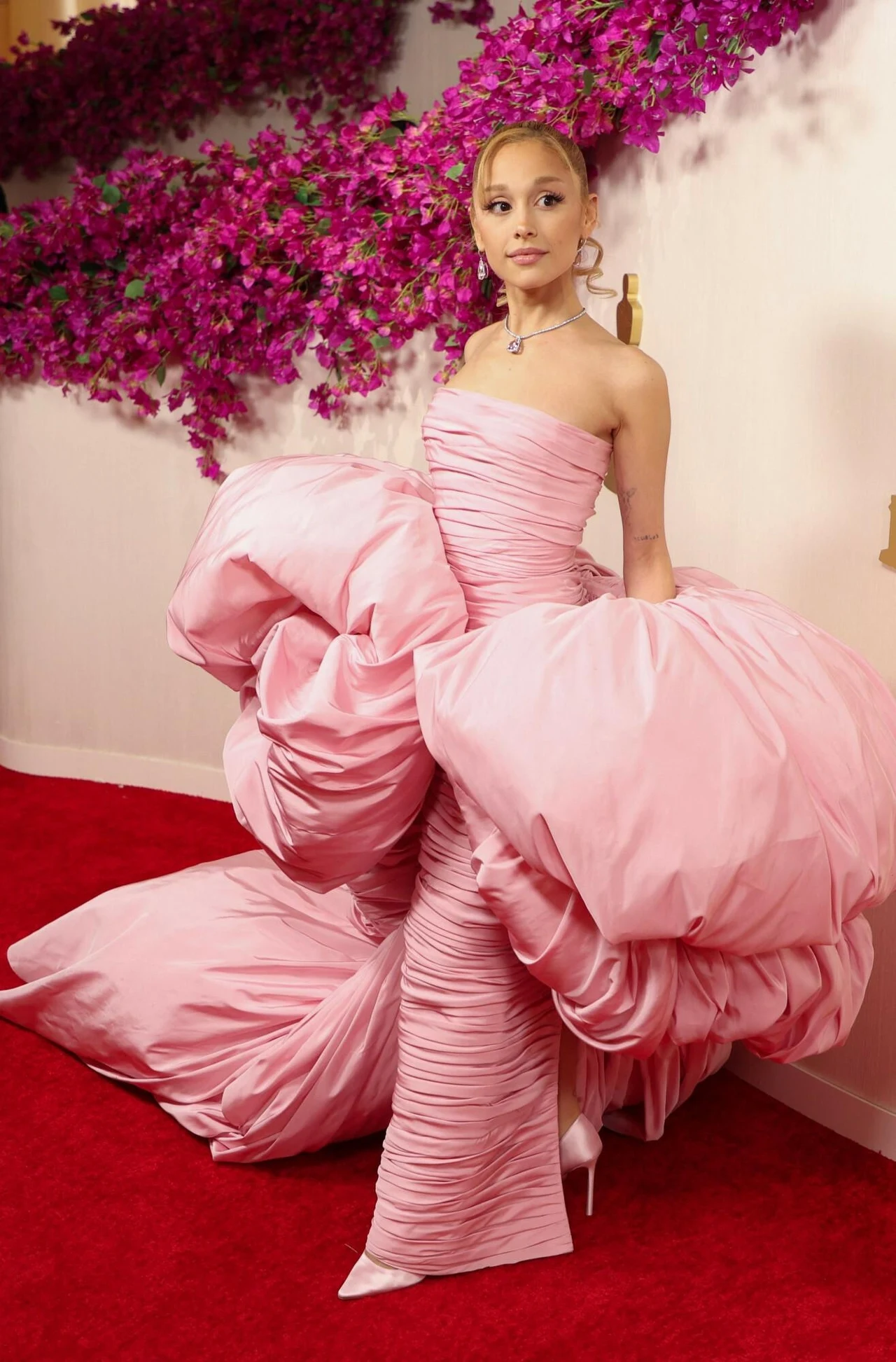 Ariana Grande na Oscarach 2024. Ariana Grande na Oscarach 2024.