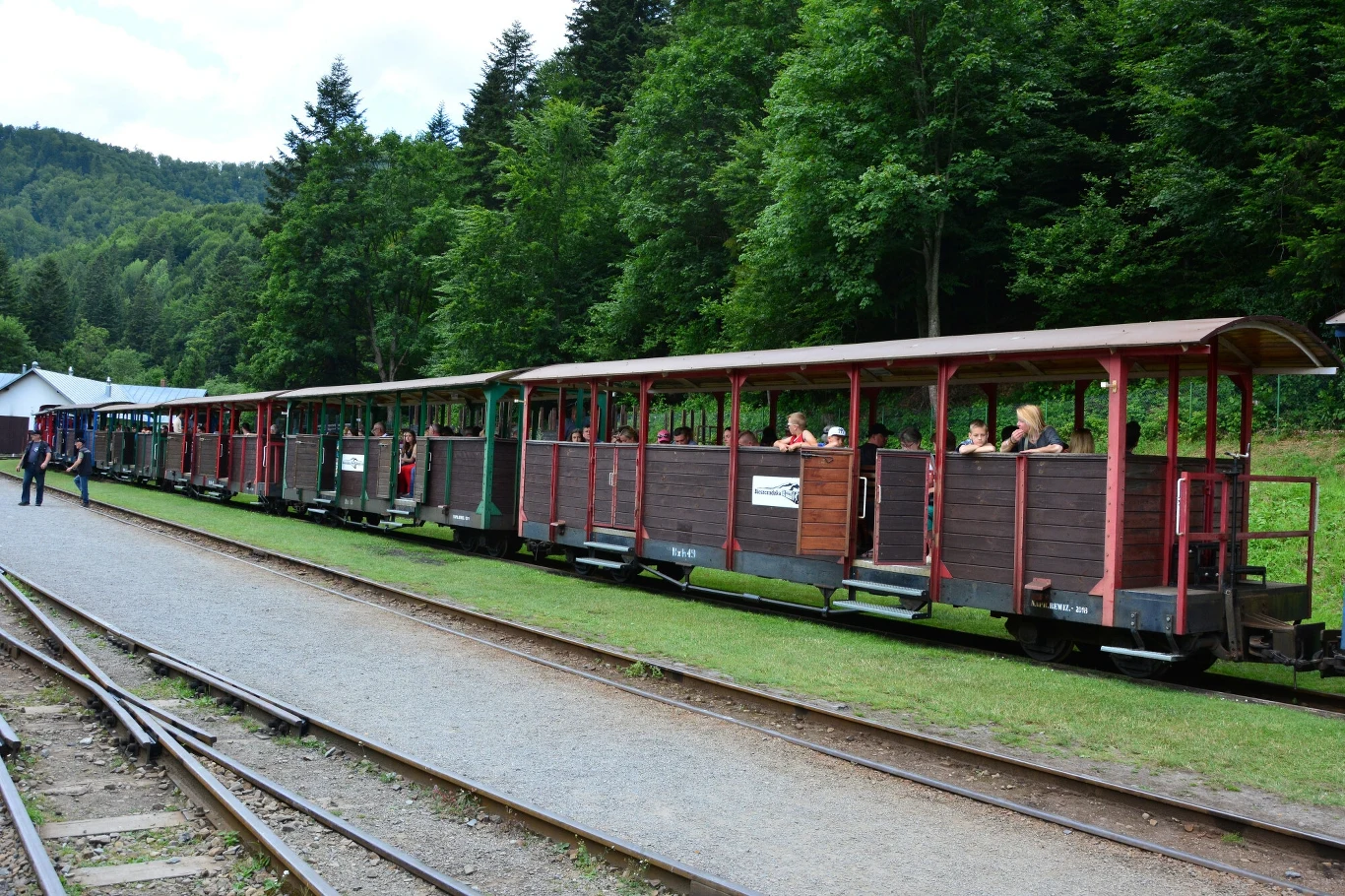 Bieszczadzka Kolejka Leśna jest jedną z najchętniej odwiedzanych w Polsce kolejek 
