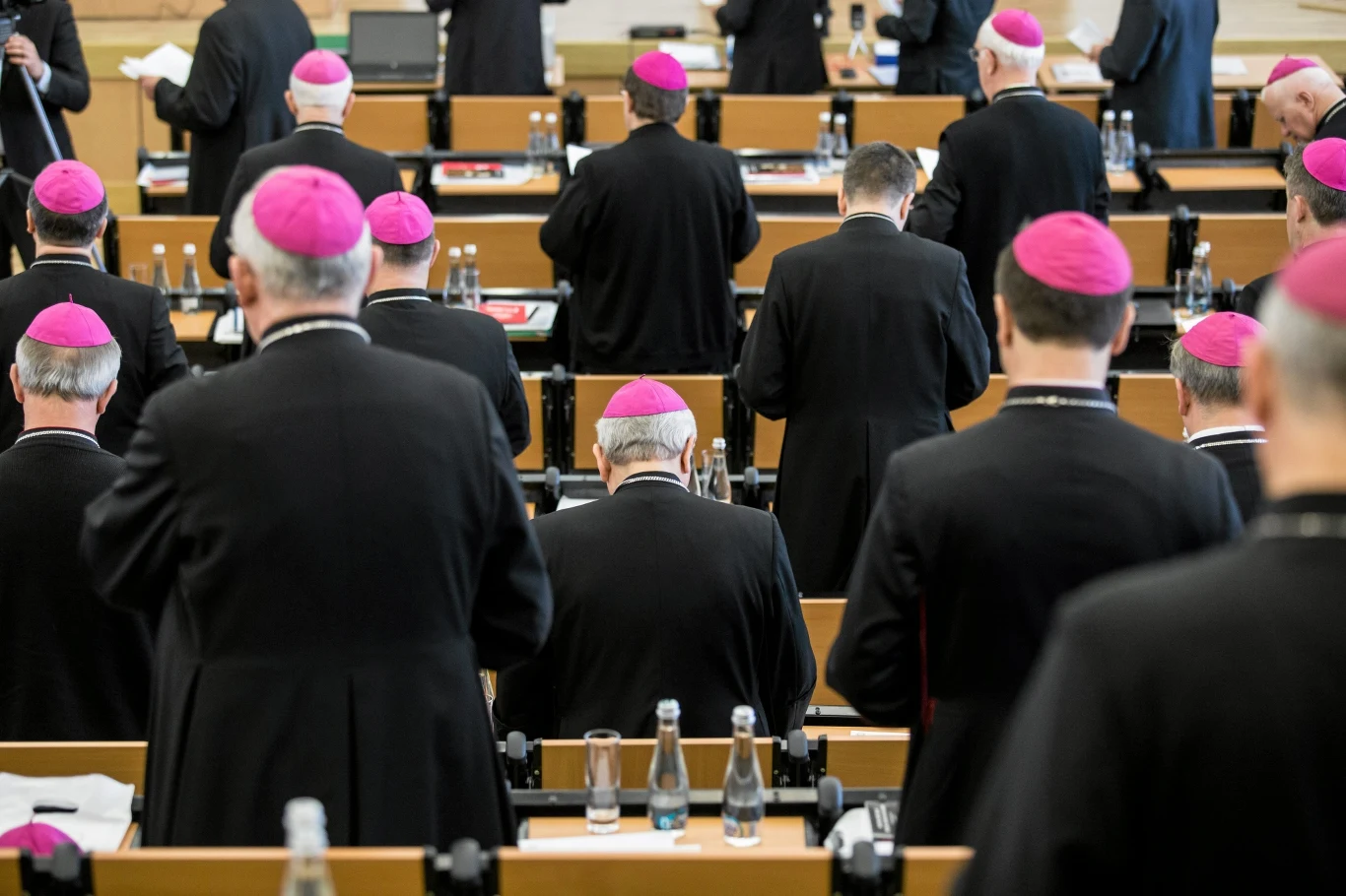 Zespół Ekspertów Konferencji Episkopatu Polski ds. Bioetycznych sprzeciwia się wytycznym resortu zdrowia Zespół Ekspertów Konferencji Episkopatu Polski ds. Bioetycznych sprzeciwia się wytycznym resortu zdrowia