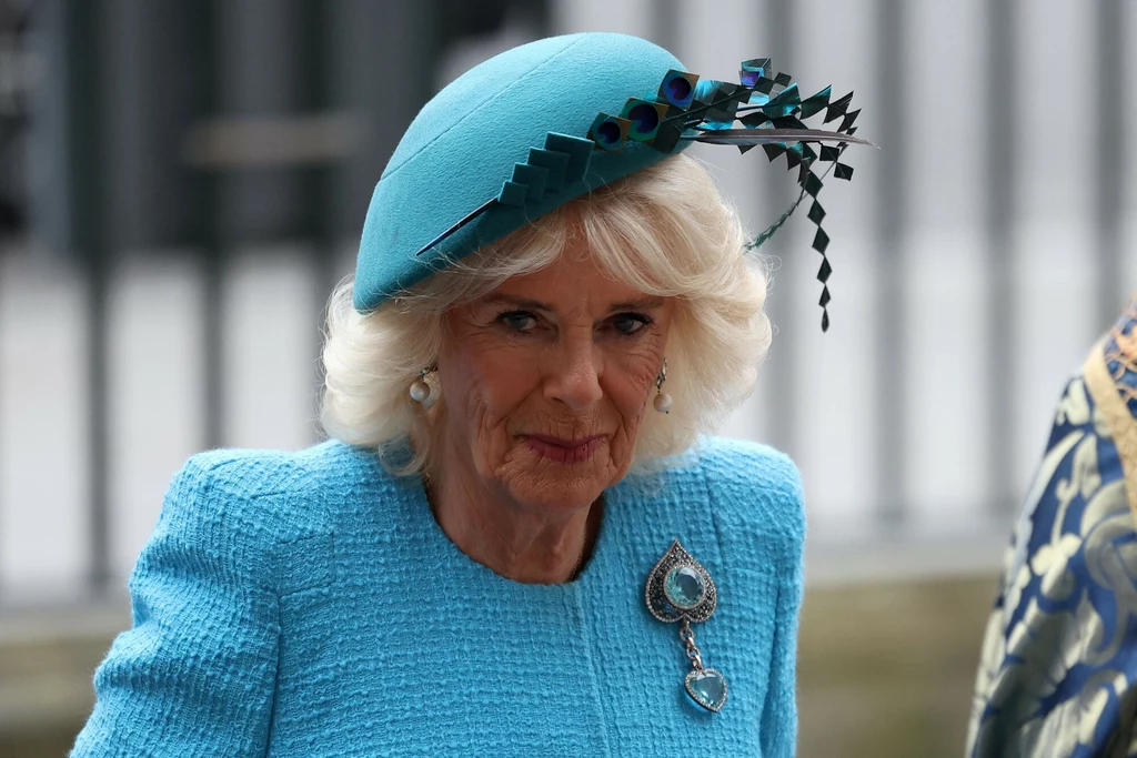 Królowa Camilla starała się zachowywać pogodnie podczas publicznego wystąpienia 