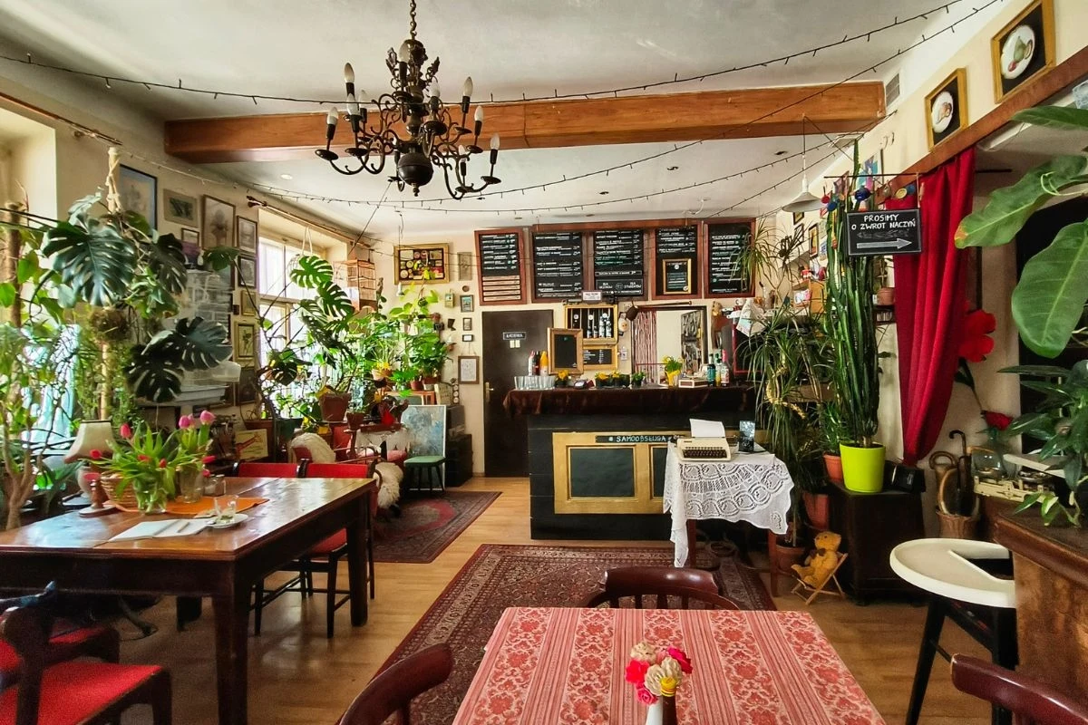 Bar poza godzinami otwarcia Bar poza godzinami otwarcia