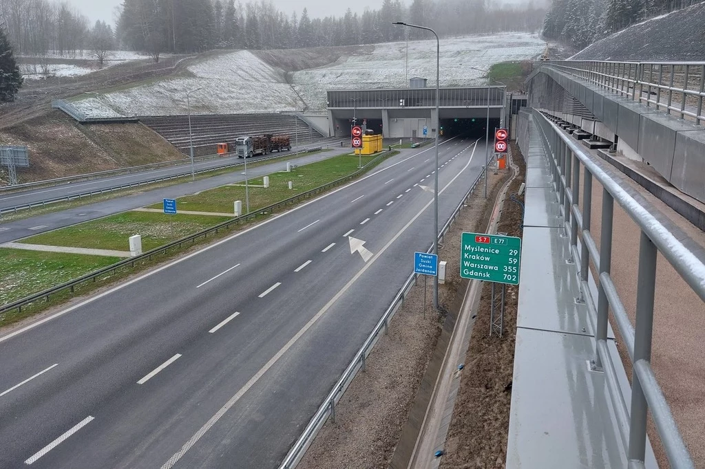 GDDKiA zarejestrowała już 10 mln przejazdów tunelem na Zakopiance.