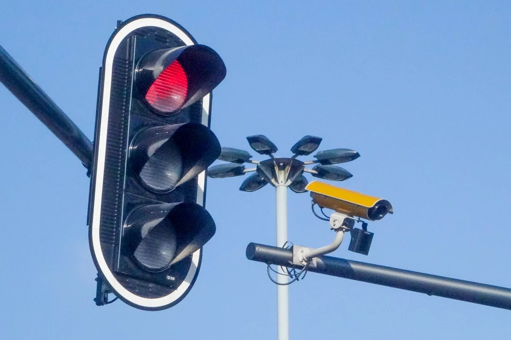 System Red Light w Krakowie zarejestrował ponad 1 tys. wykroczeń w ciągu miesiąca