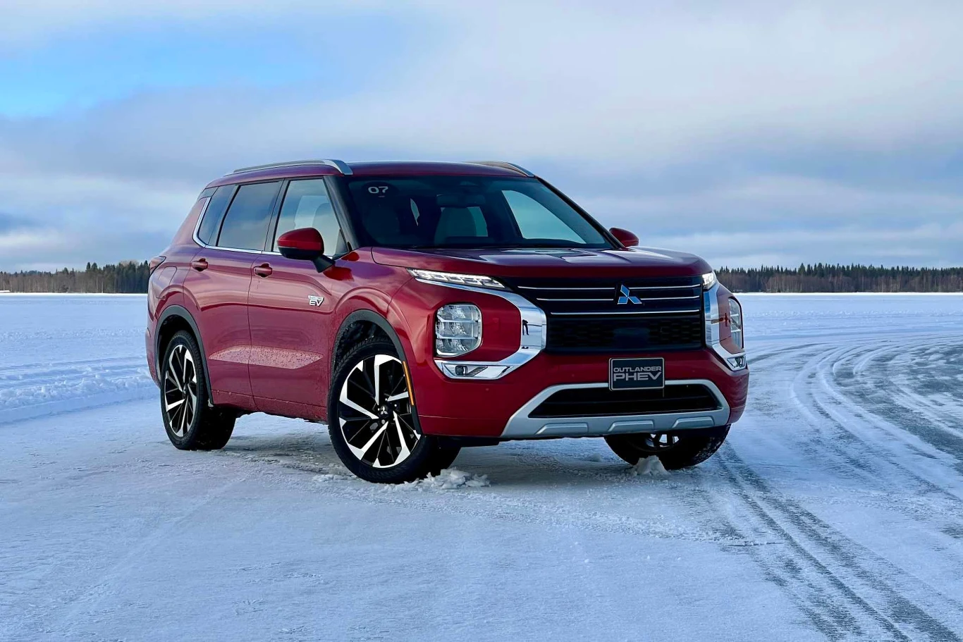 Nowe Mitsubishi Outlander PHEV ma 4,7 metra długości
