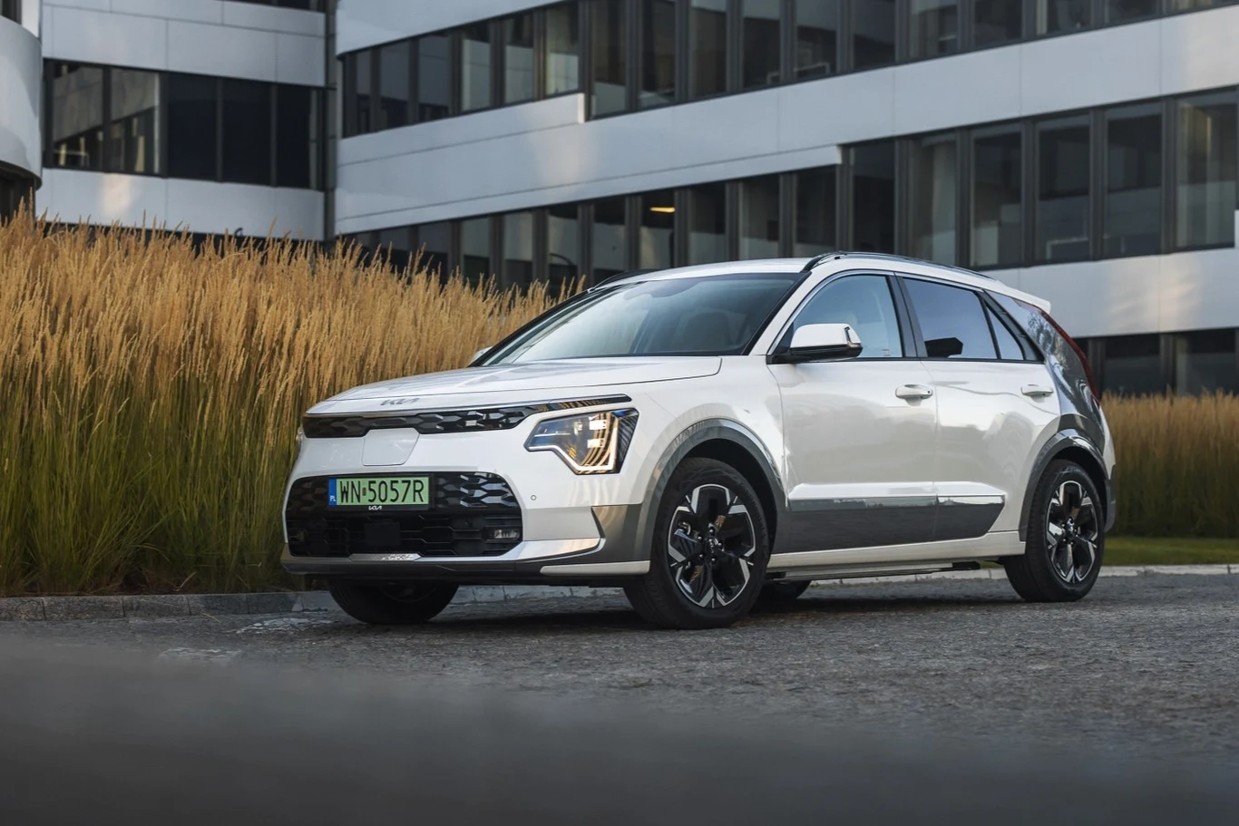 Kia Niro sprzedawana jest u nas jako hybryda, hybryda plug-in oraz elektryk Kia Niro sprzedawana jest u nas jako hybryda, hybryda plug-in oraz elektryk