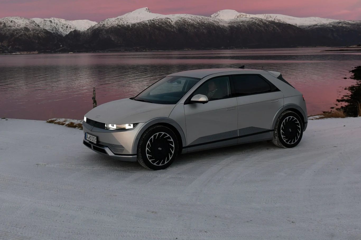 W ramach promocji Hyundaia taniej można kupić m.in. model IONIQ 5. W ramach promocji Hyundaia taniej można kupić m.in. model IONIQ 5.