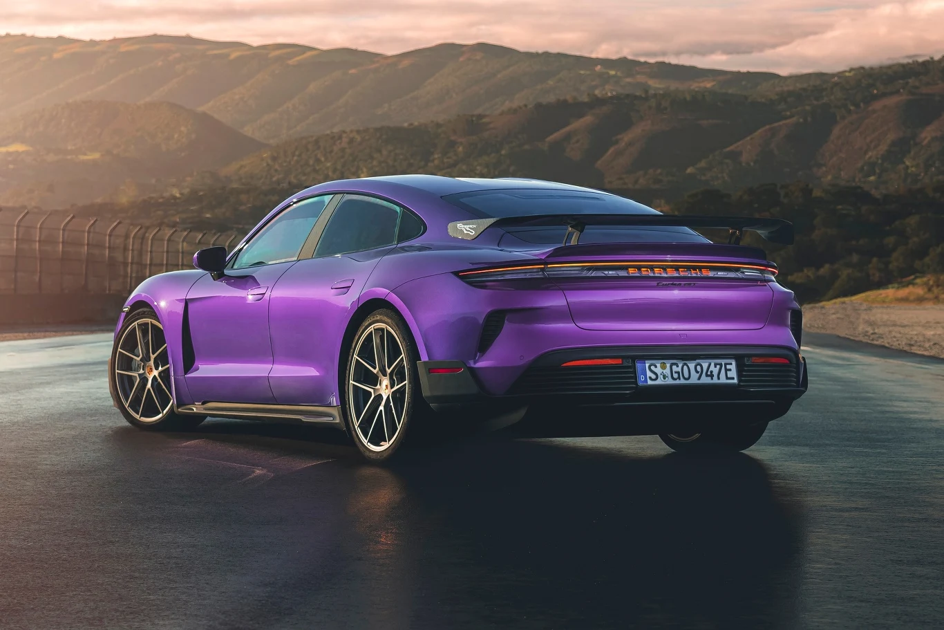 Porsche Taycan Turbo GT z pakietem Weissach Porsche Taycan Turbo GT z pakietem Weissach