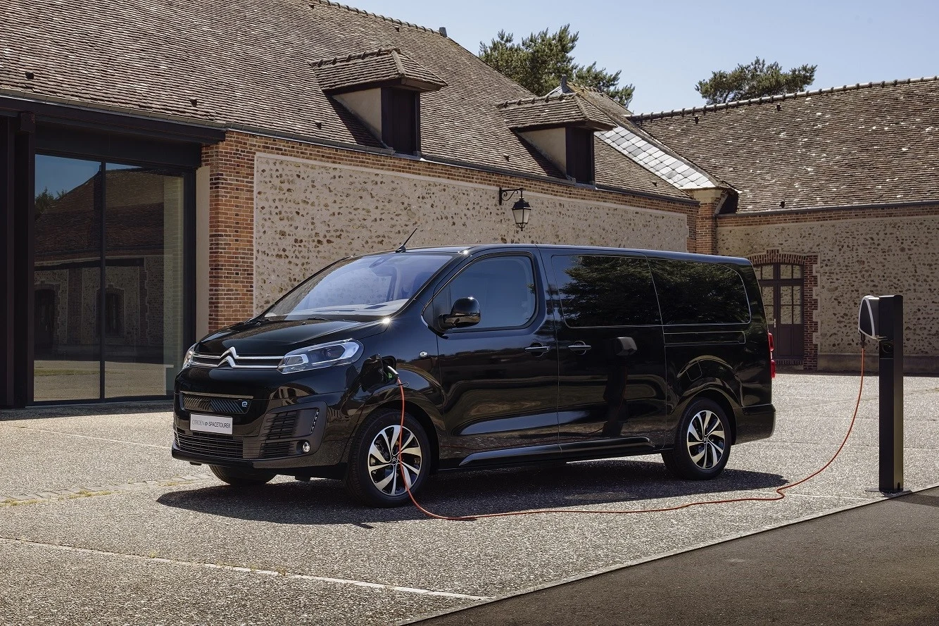 Największy rabat w gamie Citroena można otrzymać na model e-Spacetourer. Największy rabat w gamie Citroena można otrzymać na model e-Spacetourer.