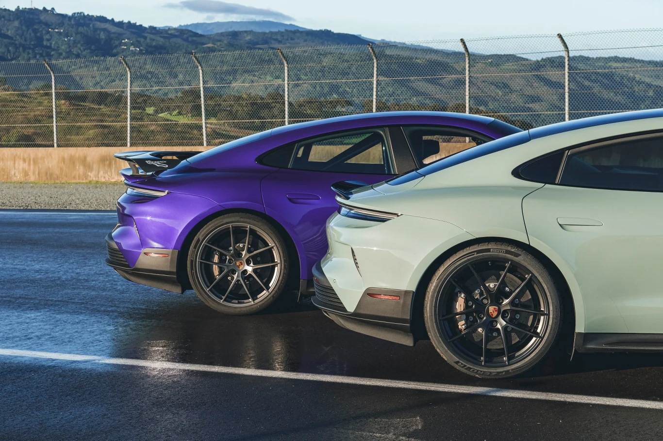 Obie wersje Taycana Turbo GT mają zmienioną aerodynamikę Obie wersje Taycana Turbo GT mają zmienioną aerodynamikę