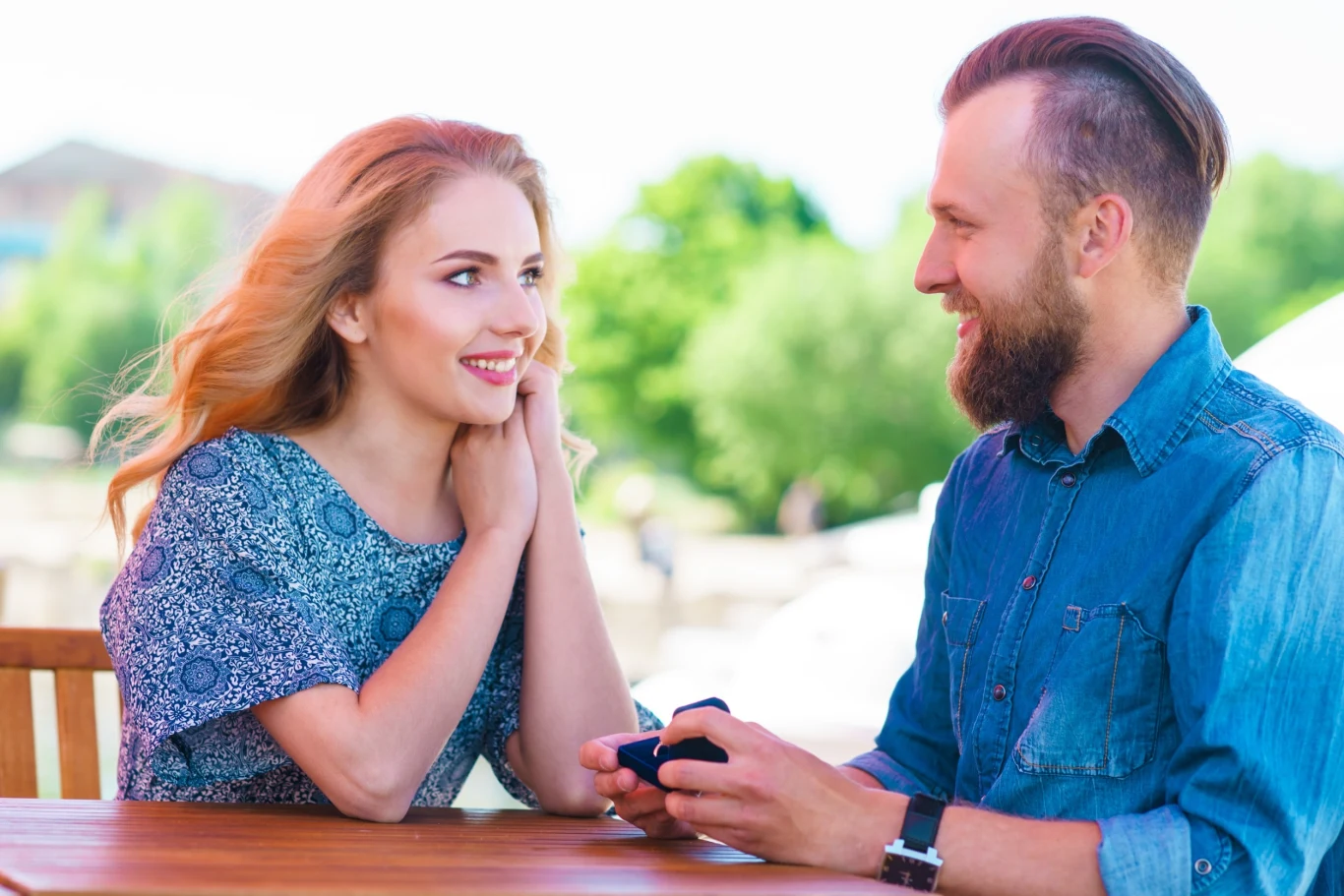 Ułożenie planet dodaje ogromnej odwagi, zatem ułatwia otwarte wyrażanie uczuć