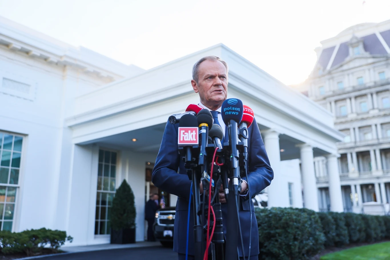 Donald Tusk przed Białym Domem Donald Tusk przed Białym Domem
