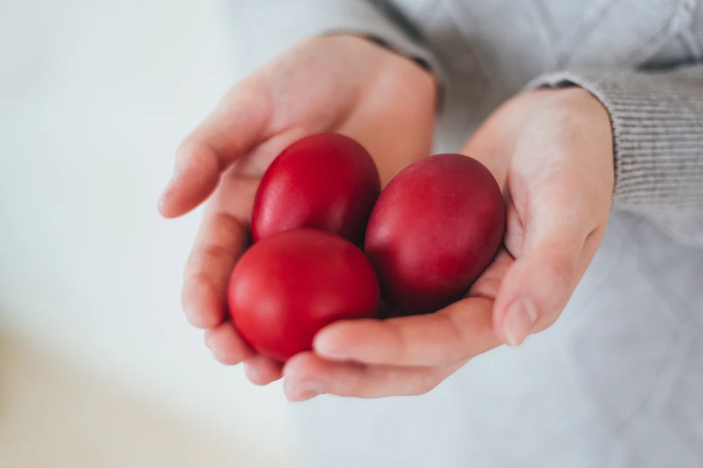 Jajka to obowiązkowy element na wielkanocnym stole. Te dodatki sprawią, że będą i zdrowe, i smaczne