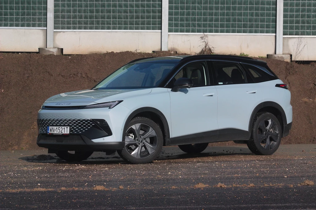 BAIC Beijing 5 zdeklasował konkurencję, zwłaszcza pod względem kosztów szyby i reflektora. BAIC Beijing 5 zdeklasował konkurencję, zwłaszcza pod względem kosztów szyby i reflektora.