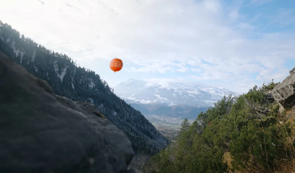 Ma wielkość termosu, ale może uratować życie. Oto innowacyjny balon R.One