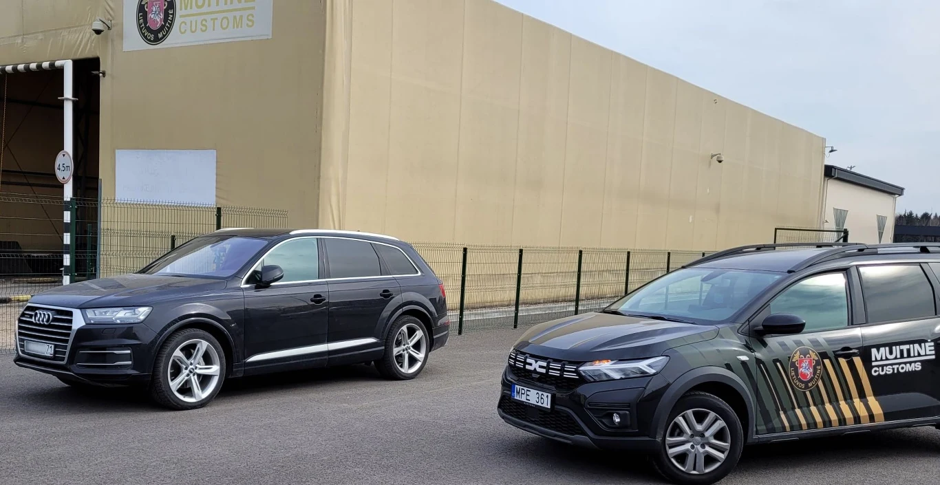 Celnicy zatrzymali obywatela Mołdawii. Jego auto trafi do Ukrainy / Fot. lrmuitine.lt Celnicy zatrzymali obywatela Mołdawii. Jego auto trafi do Ukrainy / Fot. lrmuitine.lt