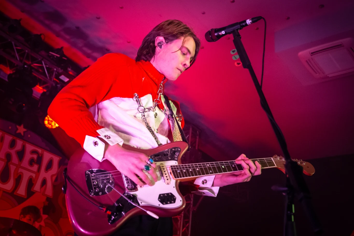 Zobacz zdjęcia z koncertu grupy Joker Out w Krakowie! Zobacz zdjęcia z koncertu grupy Joker Out w Krakowie!