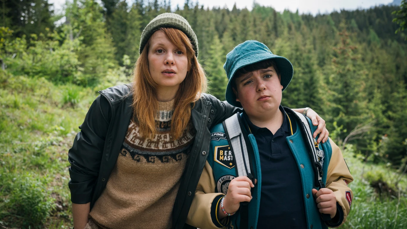 Karolina Gruszka i Maciej Karaś w scenie z filmu "Za duży na bajki 2" Karolina Gruszka i Maciej Karaś w scenie z filmu "Za duży na bajki 2"
