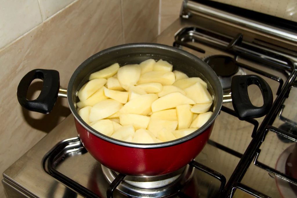 Jak gotować ziemniaki bez soli? Opcji jest mnóstwo