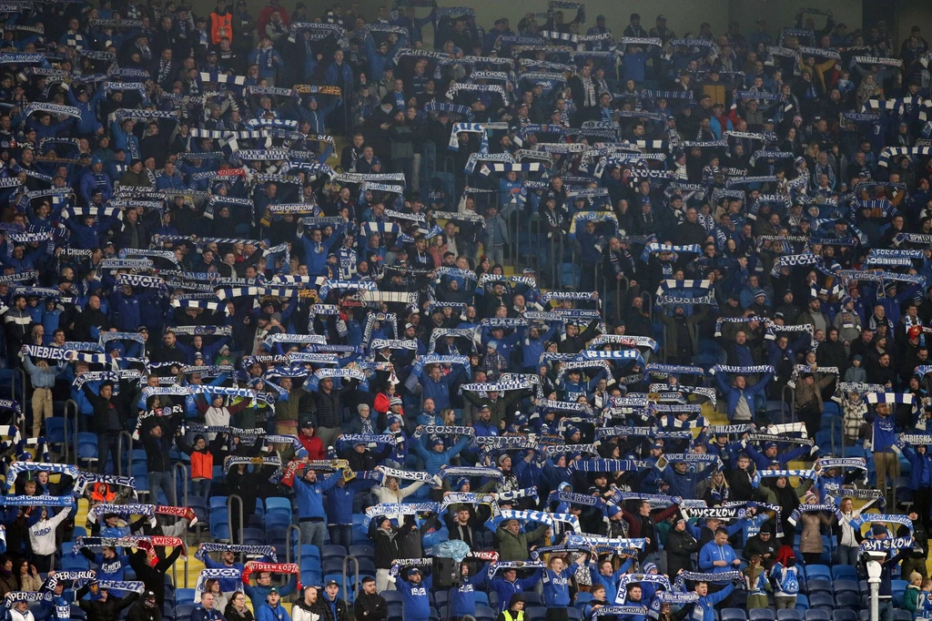 Kibice Ruchu Chorzów na Stadionie Śląskim Kibice Ruchu Chorzów na Stadionie Śląskim