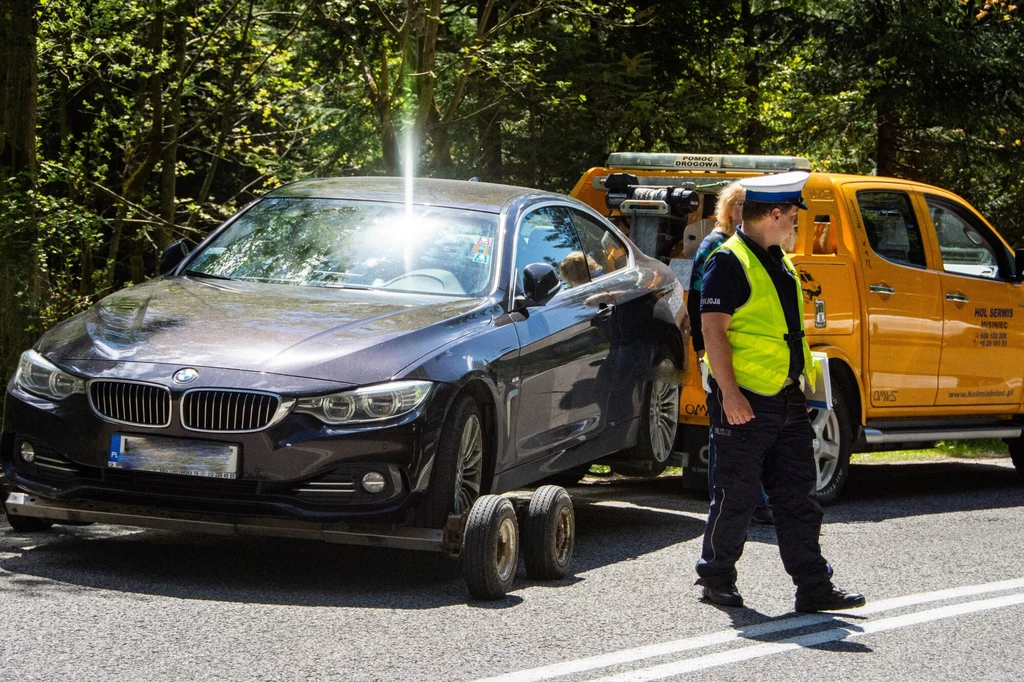 Pijani kierowcy nie tylko stracą auta. Zapłacą też za odholowanie i parkowanie pojazdu. Ciąży też na nich obowiązek posiadania polisy OC, nawet jeśli samochód trafił na policyjny parking