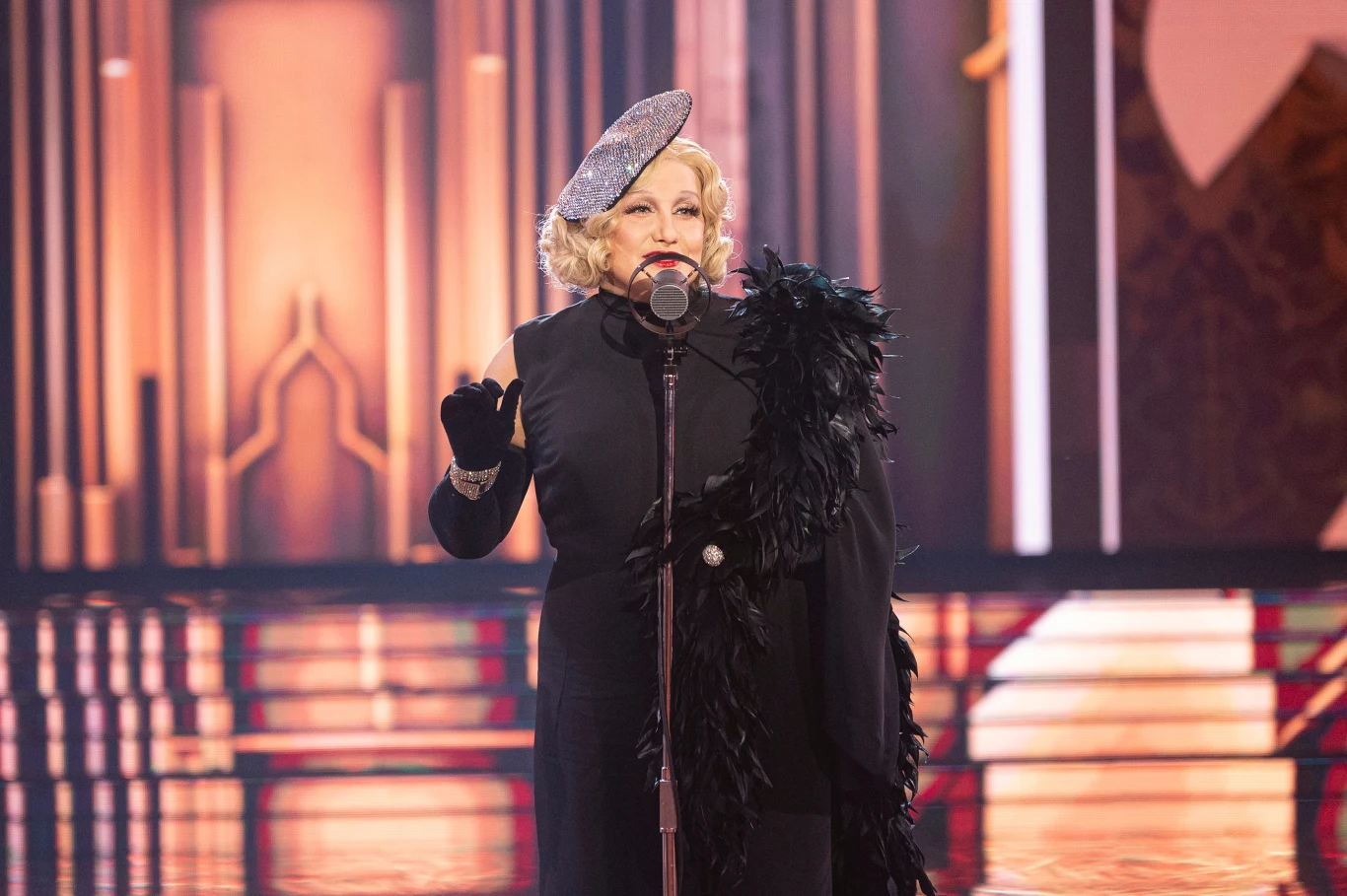 Katarzyna Skrzynecka jako Hanka Ordonówna