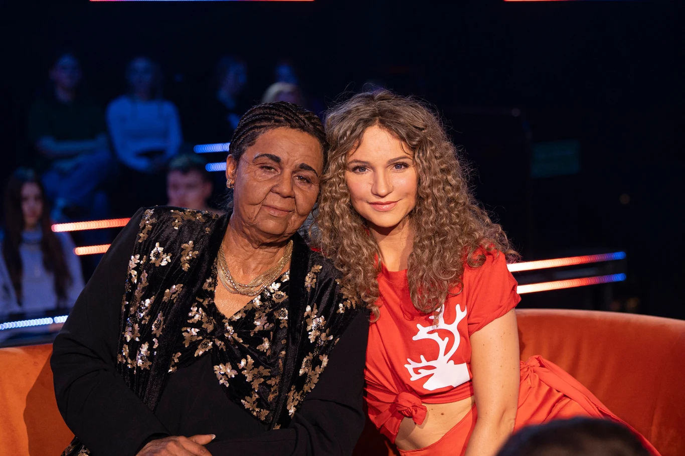 Aleksandra Szwed (Cesaria Evora) i Barbara Kurdej-Szatan (Shakira)