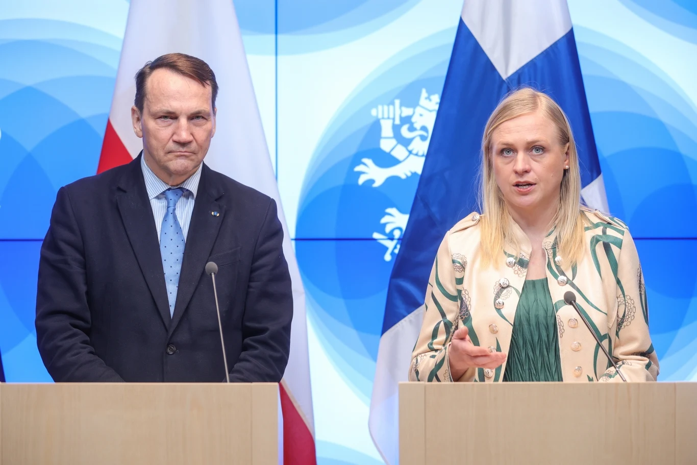 Szefowie MSZ Polski i Finlandii: Radosław Sikorski i Elina Valtonen Szefowie MSZ Polski i Finlandii: Radosław Sikorski i Elina Valtonen