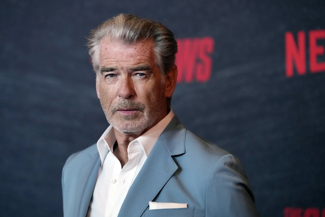 Pierce Brosnan trafił pod sąd za zejście ze szlaku w Yellowstone Pierce Brosnan trafił pod sąd za zejście ze szlaku w Yellowstone